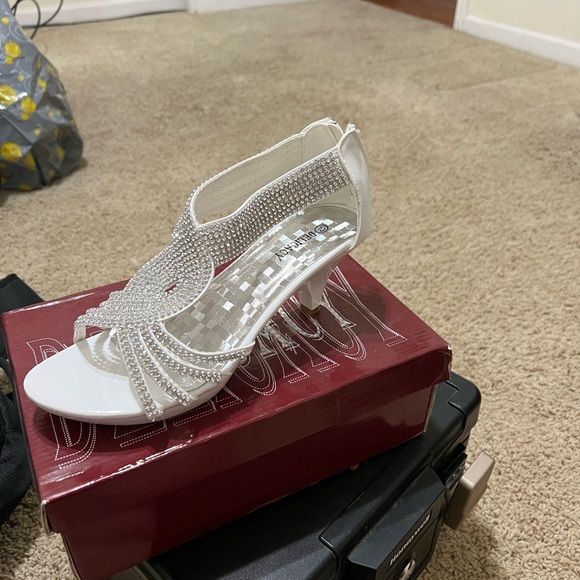 Shoes - Picture 2 of 3